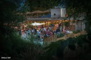 Restaurant festif soirées à thème Beach Club Guinguette Ô bord de l'Ô Paillote Essonne Hauts de Seine Val de Marne Seine et marne
