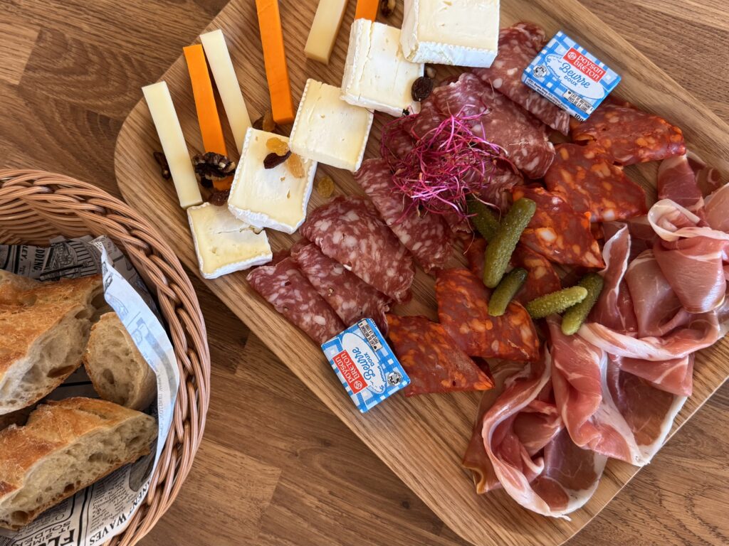 Planche mixte restaurant festif beach club Dance club Ô bord de l'Ô Draveil