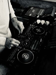 Dj set soirée dansante Plage Terrasse Ô bord de l'Ô Draveil Essonne Val de Marne Seine et Marne Hauts de Seine Paris