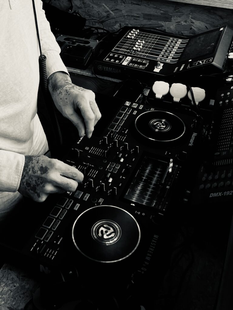 Dj Sets Live Music Dance Club Beach Club Ô bord de l'Ô Draveil Essonne